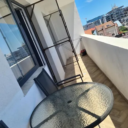 Apartament * Нэводари